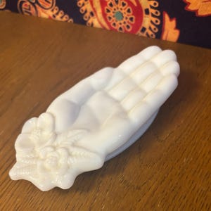 Vintage glass Avon hand jewelry trinket dish decor