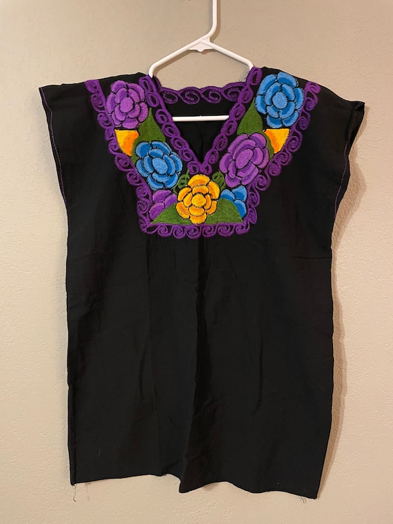 Thrifted Mexican boho embroidered floral top