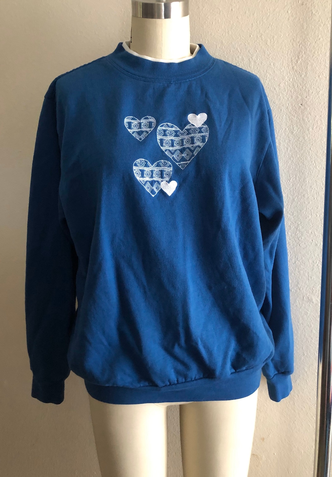 Clearance//vintage 80s/90s Blair Embroidered Hearts Sweatshirt Size