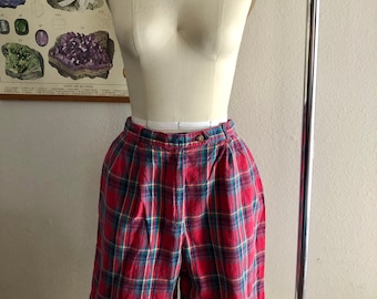 Vintage high waisted plaid shorts by Portraits by Northern Isle women’s size 12 runs smaller