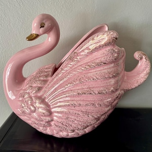 Cute! Vintage retro pink and gold flecked swan planter or vase
