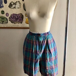 Vintage 80s JHC plaid high waisted shorts women’s size 9 runs much smaller