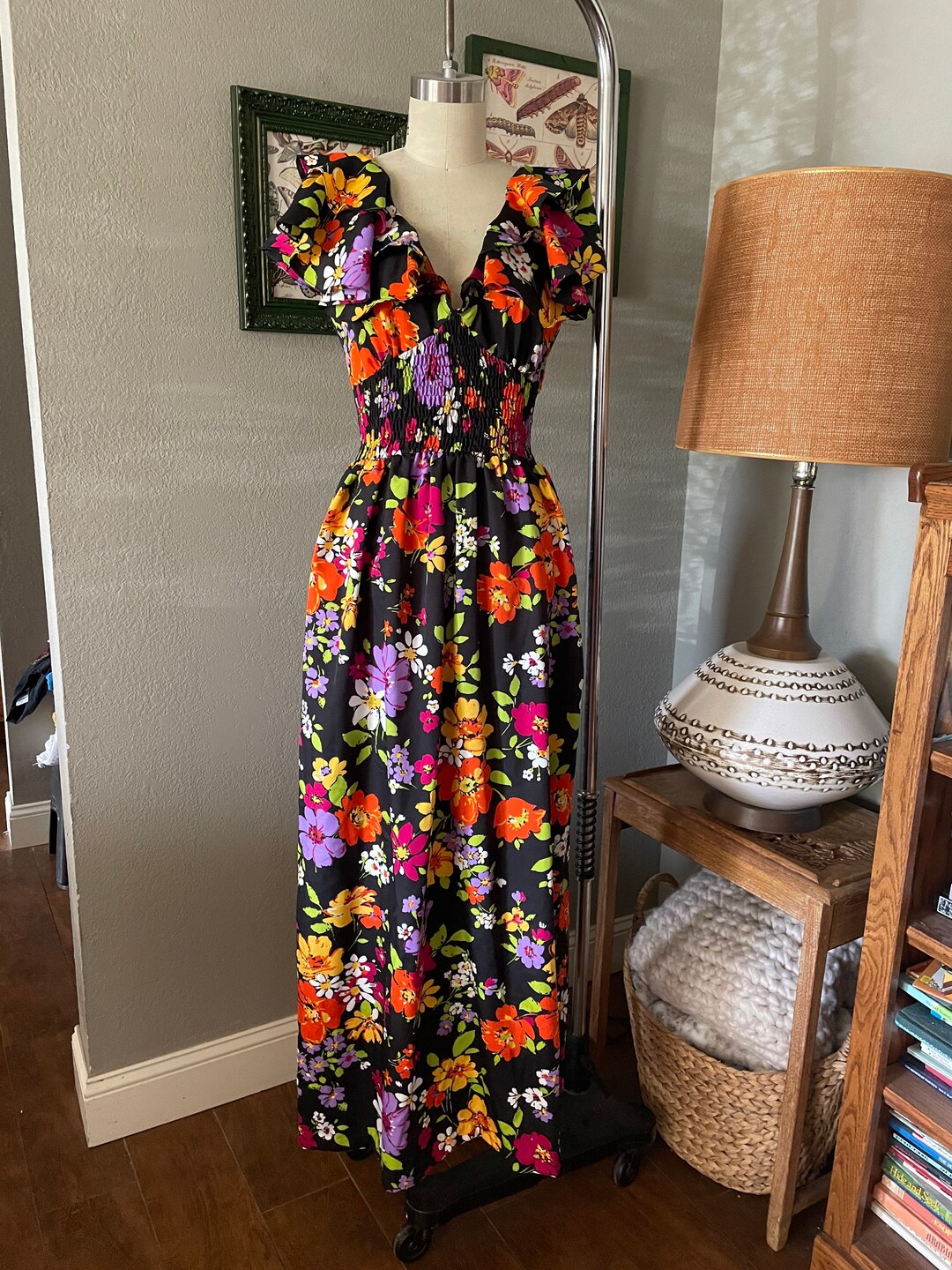 Beautiful Vintage 70s Brightly Colored Floral Flutter Sleeve Dress