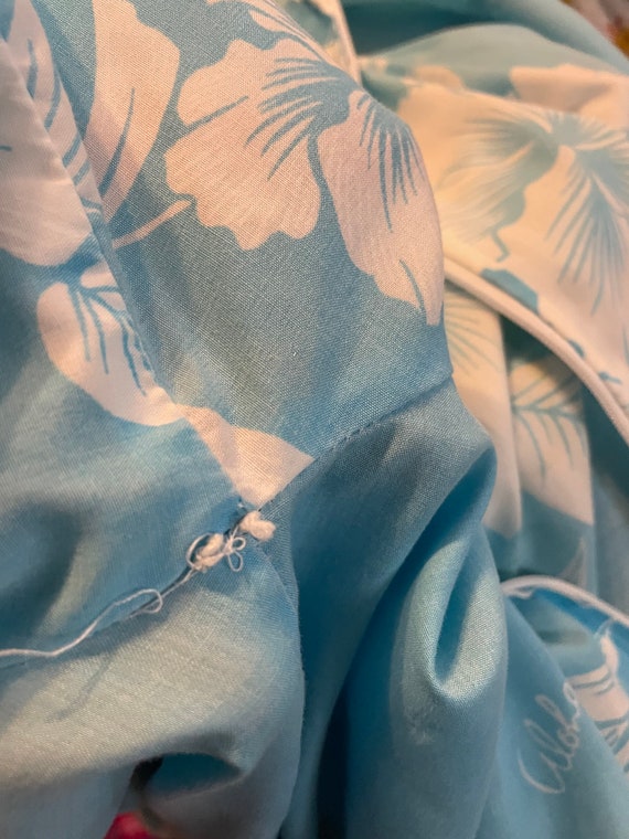 Vintage handmade Hawaiian floral muumuu blue and … - image 9