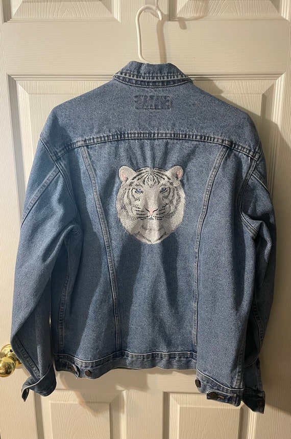 Vintage embroidered white tiger Lee jean  jacket a