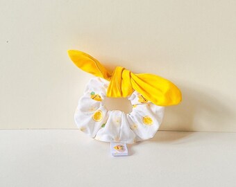 Favorite summer scarf Puffy Lemon with yellow bow | Foulchie hair accessory | Nina Spicy illustration
