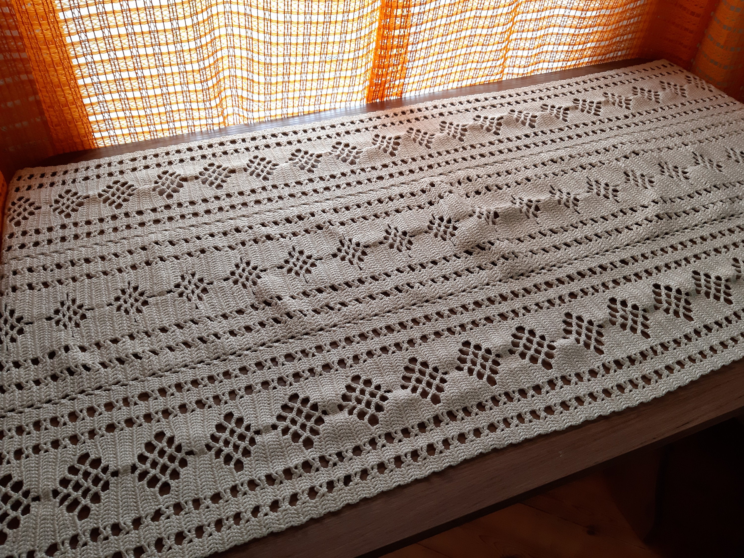 chemin de table en coton crochet vintage, surmatelas, habillage table, chemin beige, textile vintage | e17