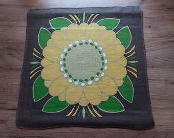 Vintage Collectible designed with print signature, printed linen table mat, floral table topper , floral vase mat(E10)