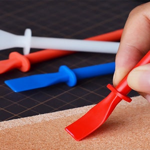 Kunststoffkleber Schaber Spreizer Stick Applikator Malerei Past Gum Edge Graft Leder Art Design Briefpapier