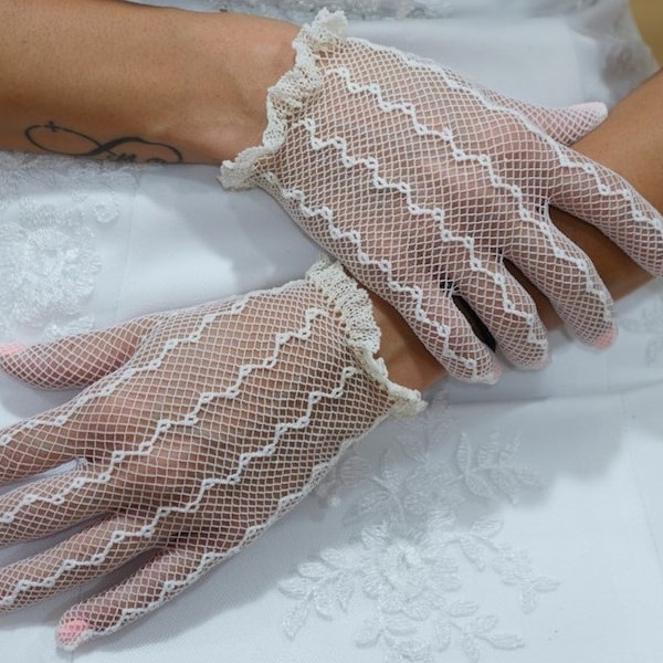 Lace Short Pearls Bridal Gloves Wristband Wedding Glove For Women Girl Party Evening Dress Jewelry Brides Accessories