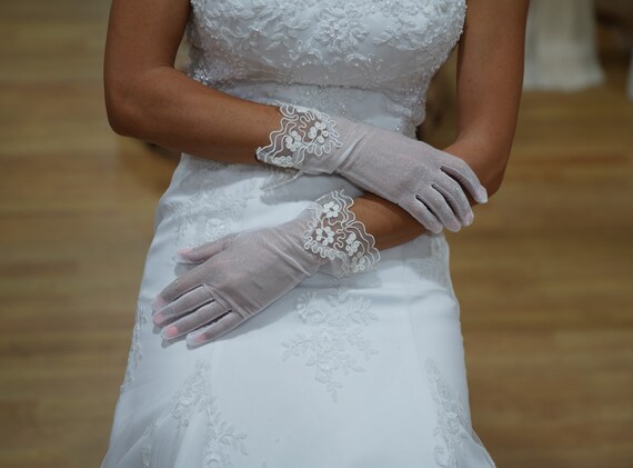 Guanti da sposa deals