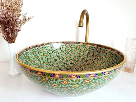 Hand painted in Thailand ハンドペイント 金彩 花文様皿 Thai Benjarong Ceramic Sink Hand Painted With Gold Paint (12% of