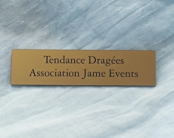 Simple mailbox nameplate with text on a maximum of 3 lines
