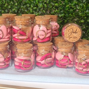 Fiole en verre personnalisée avec bouchon en liège. Cadeau mariage - baptême - pot dragées mariage - gourmandise