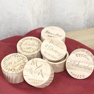 Caja de anillos de boda de madera grabada personalizada para boda - caja de madera redonda