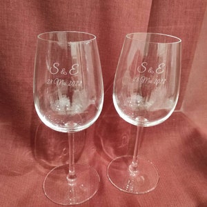 Personalized wine glass - wedding anniversary or baptism gift