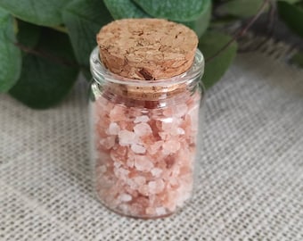 Glass vial with pink salt - Guest gift - Wedding