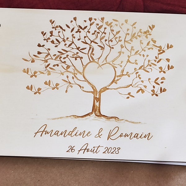 Livre d'or bois personnalisé gravure pour mariage bapteme et anniversaire