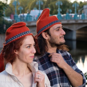 Gorro frigio de polar rojo: gorro holgado hecho a mano
