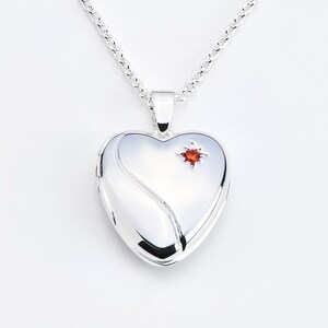 Silverhjärthalsband med fotomedaljong: Rubinjuly-smycken med födelsesten