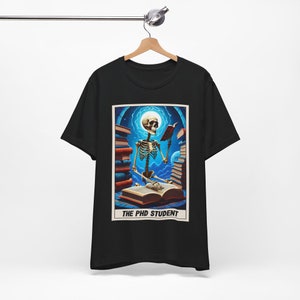 T-shirt unisexe Tarot drôle pour doctorants : cadeaux de remise des diplômes de doctorat pour lui 2024 Nouveauté académique drôle Doctorat