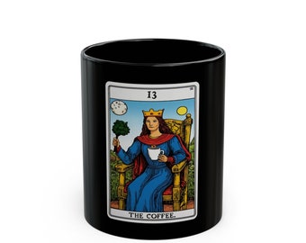 La taza negra de la carta del tarot del café (11oz, 15oz) / Carta del tarot y amante del café / Taza de tarot divertida / Arte del café del tarot