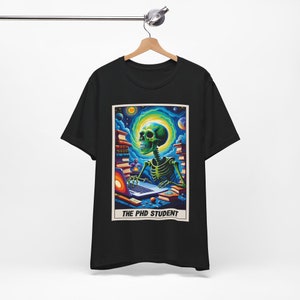 T-shirt unisexe Tarot drôle pour doctorants : cadeaux de remise des diplômes de doctorat pour lui 2024 Nouveauté académique drôle Doctorat