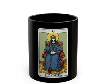 La taza negra de la carta del tarot del café (11oz, 15oz) / Carta del tarot y amante del café / Taza de tarot divertida / Arte del café del tarot