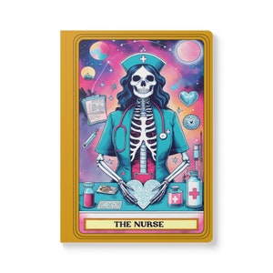 El diario de tapa blanda de la carta del tarot de la enfermera / Tarot sarcástico de oro / Tarot divertido