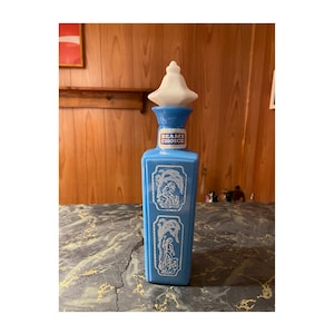 Vintage 1960s Jim Beam Beam&#39;s Choice Light Blue with White Lid Decanter Farmers