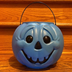Vintage General Foam blue plastic blow mold trick or treat pail