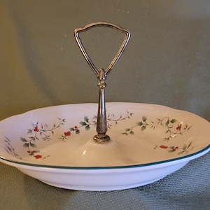 Pfaltzgraff Winterberry Oval Candy Dish with Handle