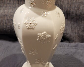 Lenox Winter Splendor 7 7/8" Vase