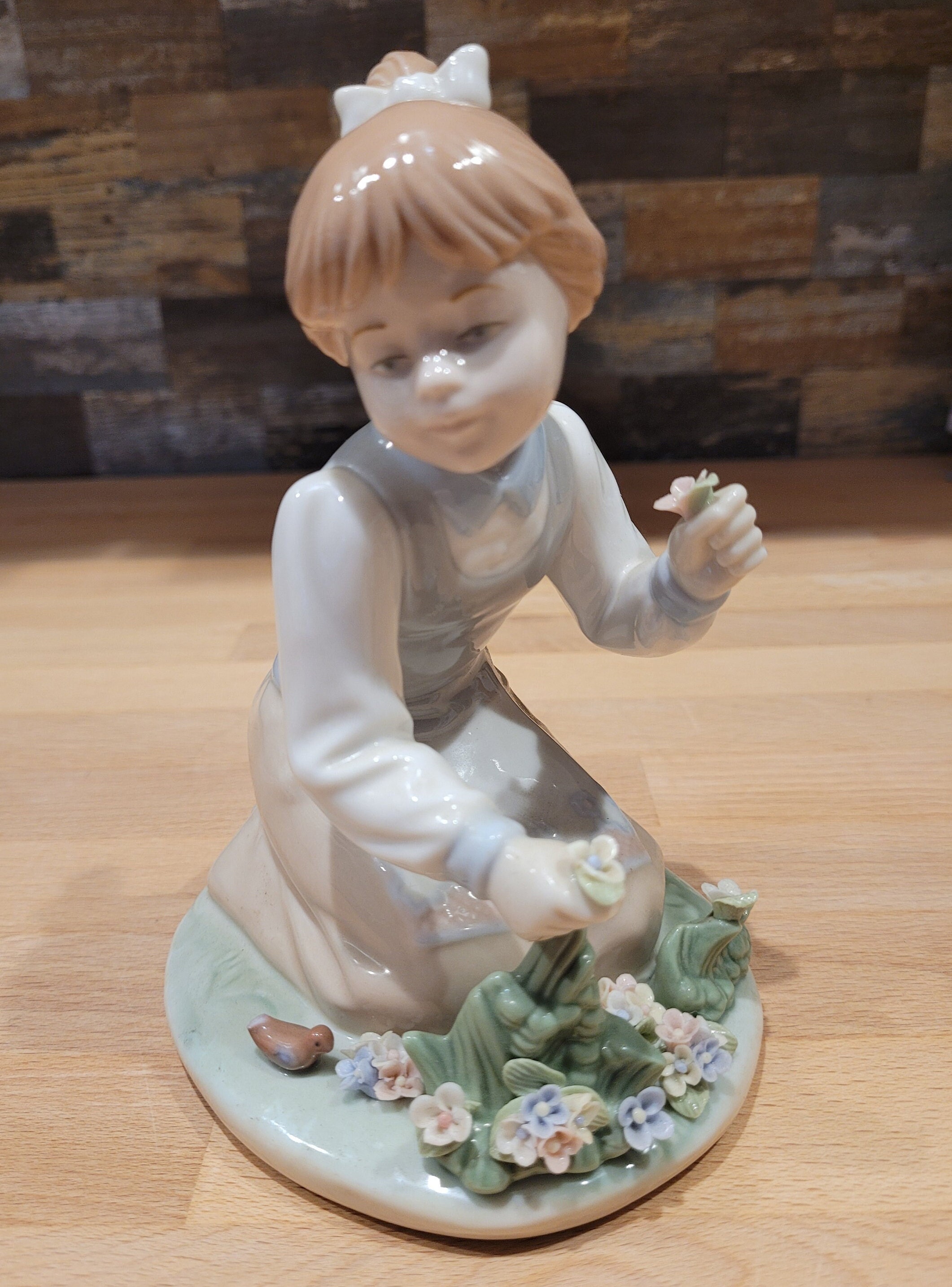 Nadal Figurine - Etsy