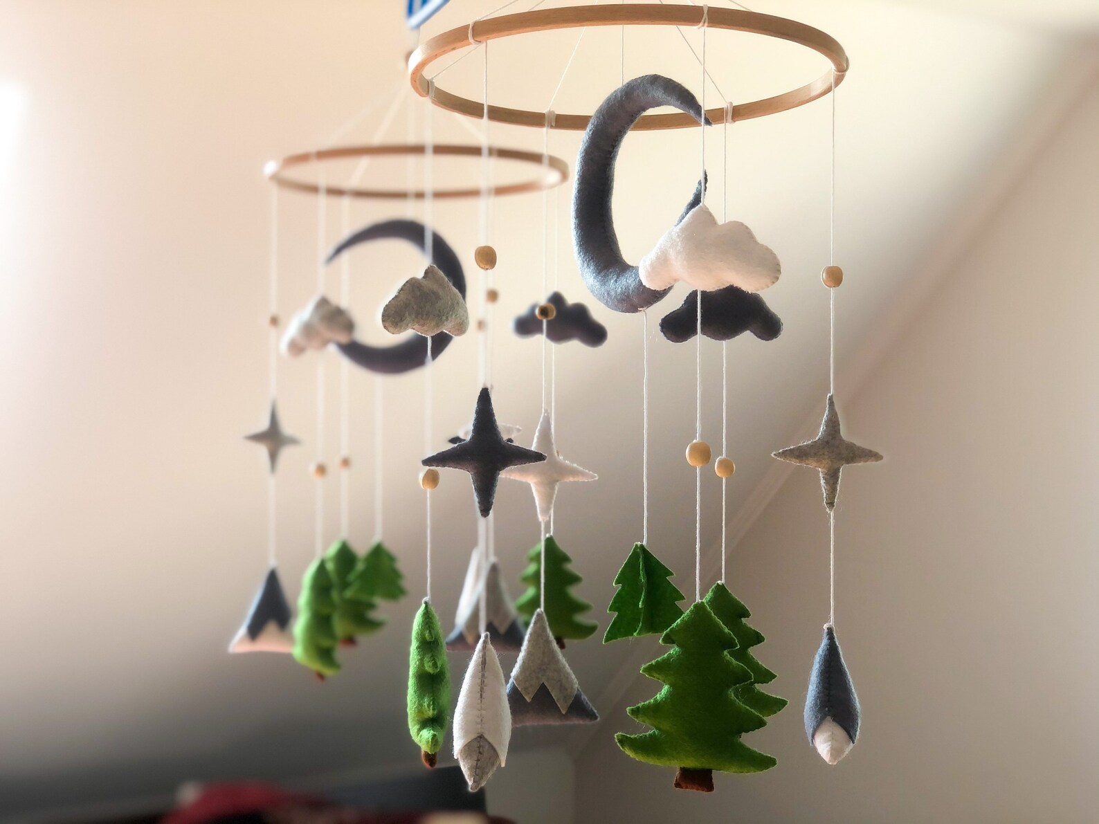 Деревянный мобиль на пол своими руками