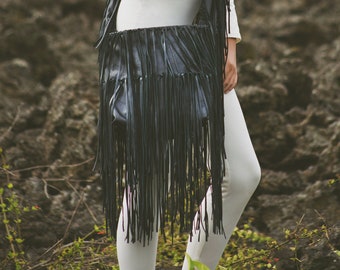 KUERObyAlexandra Avant Garde Fringe Classic Bag