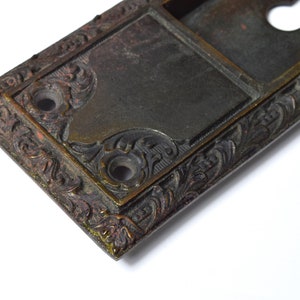 Pair Keyed Cast Bronze Late 1800s Early 1900s Pocket Door Plates With Natural Patina & Leafy Details image 4