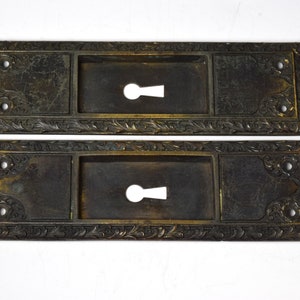 Pair Keyed Cast Bronze Late 1800s Early 1900s Pocket Door Plates With Natural Patina & Leafy Details image 2