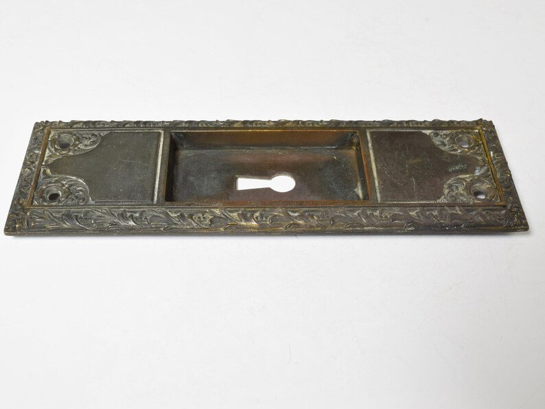 Pair Keyed Cast Bronze Late 1800s Early 1900s Pocket Door Plates With Natural Patina & Leafy Details image 6