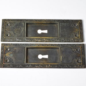 Pair Keyed Cast Bronze Late 1800s Early 1900s Pocket Door Plates With Natural Patina & Leafy Details image 3