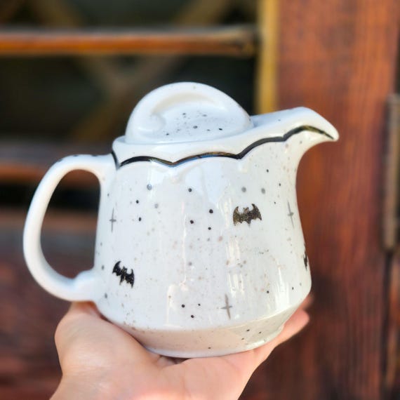 Hand-Painted Black Bats Teapot 60cl, Vintage Porcelain, Gothic Halloween Decor