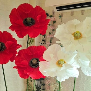High-impact visual solutions, Custom-made to match your brand colors, Stage Floral, XLRealistic botanicals for couture store displays