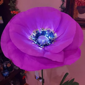 Fiore gigante indipendente con luci, decorazioni floreali per interni di case ed eventi, luci di papaveri giganti, decorazioni per il soggiorno, decorazioni per feste di compleanno con fate