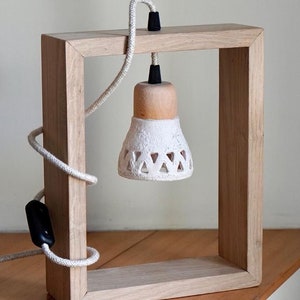 Square bedside lamp in oak wood