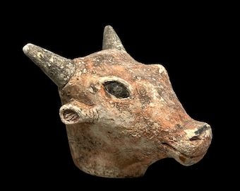 Antiguo Egipto Estatua de piedra Apis Pull con corona de disco solar Uraeus