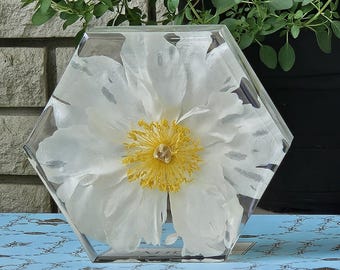 Moon of Nippon Peony in Hexagon Resin: Nature-Inspired Home Décor