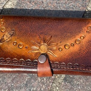 Grand portefeuille femme en cuir véritable, système solaire en relief