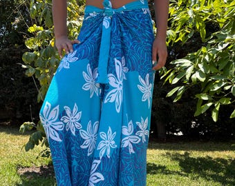 Falda pareo hawaiana de talla grande con diseño tropical de hibisco azul turquesa