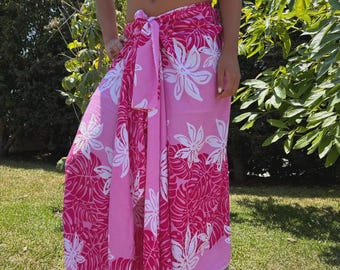 Hawaiiaans ontwerp roze-witte handgeschilderde hibiscus tropische pareo sarongrok in grote maten