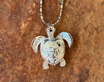 Hawaii Design Jewelry Sterling Silver Engraved Moving Turtle Honu Pendant Necklace